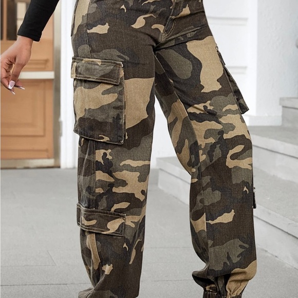 Sexy Camo Print cargo jeans size 8/10 - Picture 4 of 5